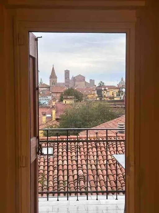 Romantic Attic Room With Panoramic View Bologna 0*,